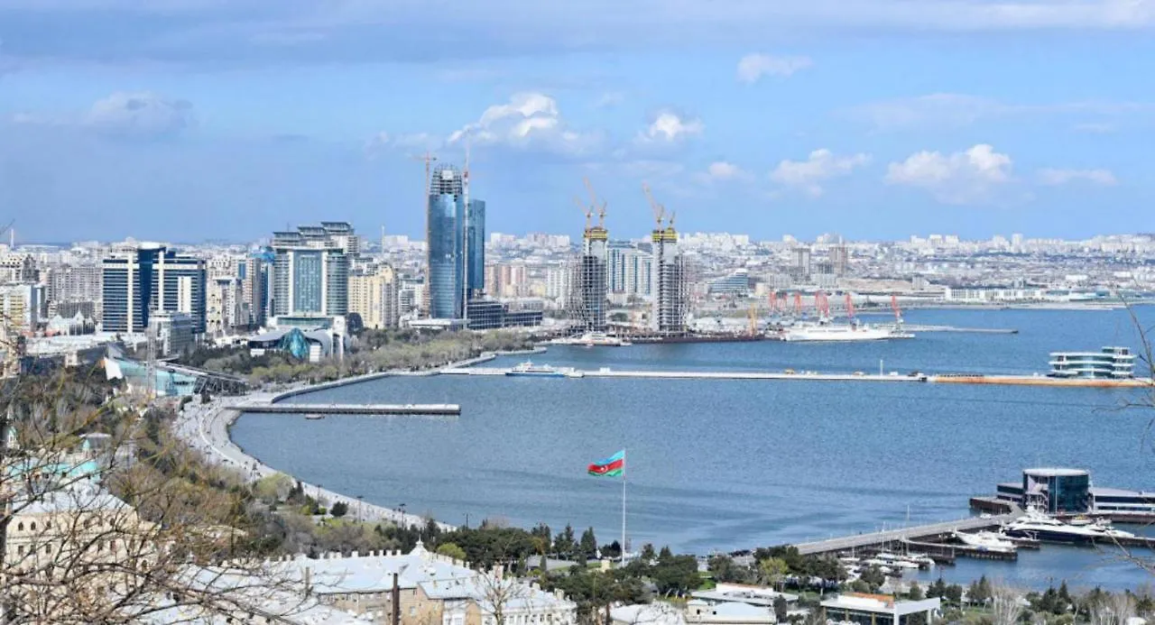 ***  Baku Panorama -Halal Hotel Azerbaijan
